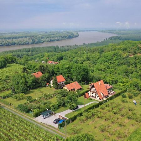 Villa Edl Elegant Aljmaš Esterno foto