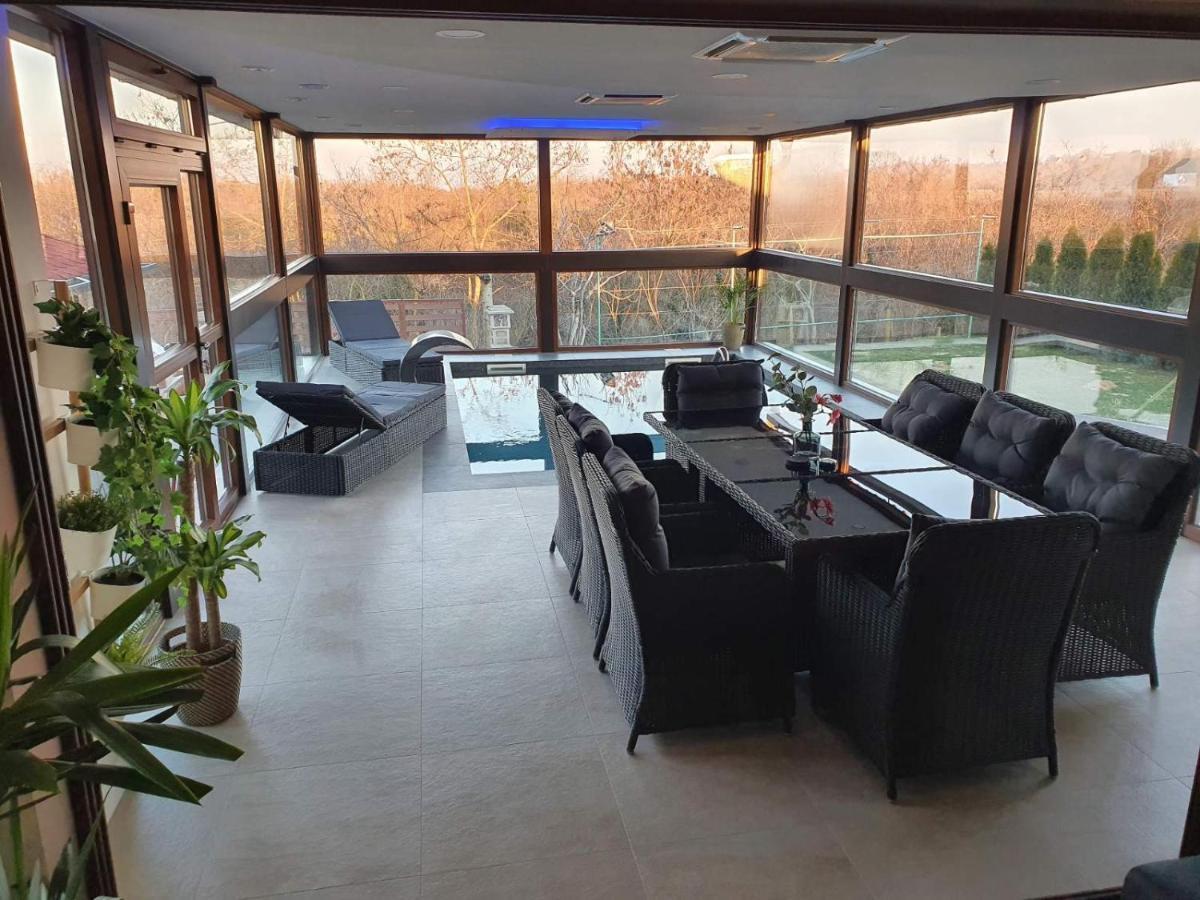 Villa Edl Elegant Aljmaš Esterno foto
