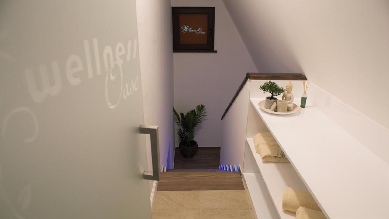 Villa Edl Elegant Aljmaš Esterno foto